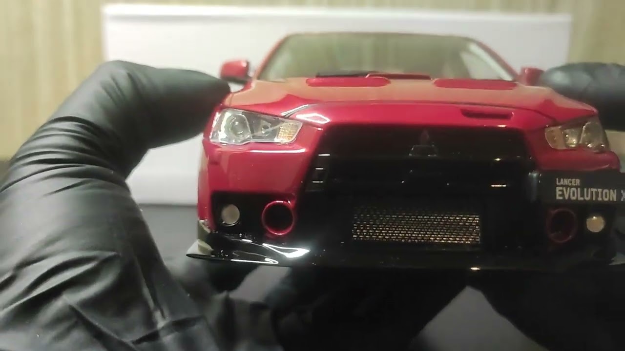 Mitsubishi Lancer EVO X FQ400 1/18 OTTO