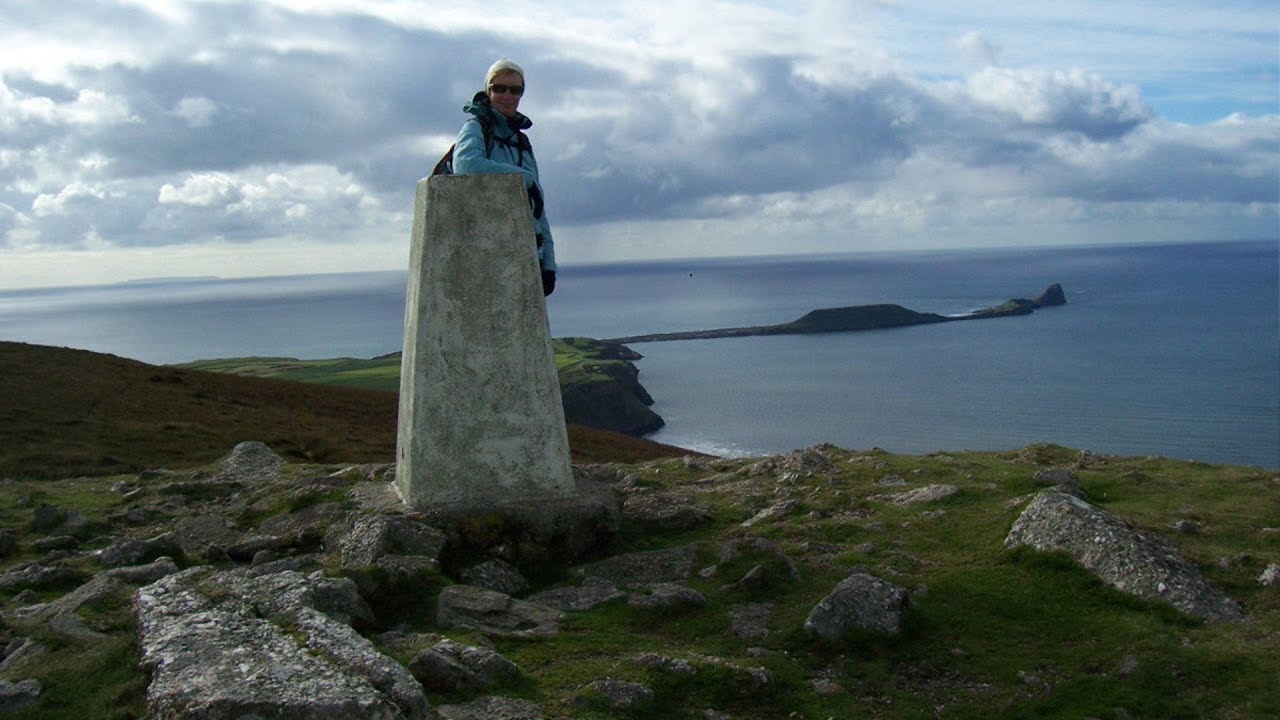 Rhossili Down & Worms Head Walk, Rhossili Bay Walks, Gower Peninsula Walks In Swansea, Wales, UK