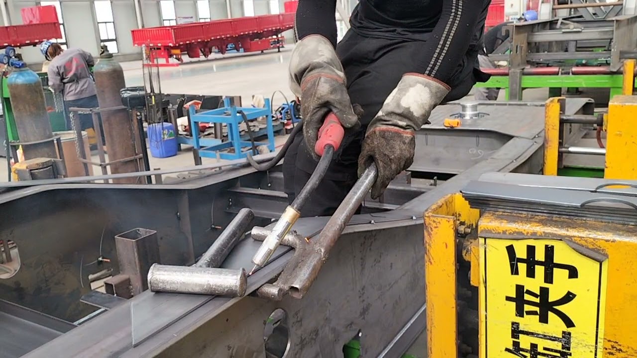 S041 Semi Trailer Support Short Member Between Left And Right Main Beam Platform Observation