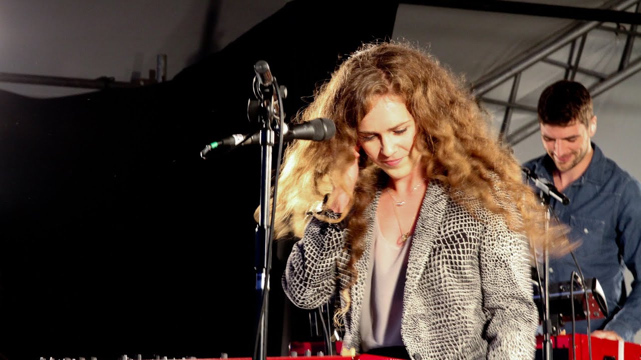 Rae Morris - Cold at Reading 2014