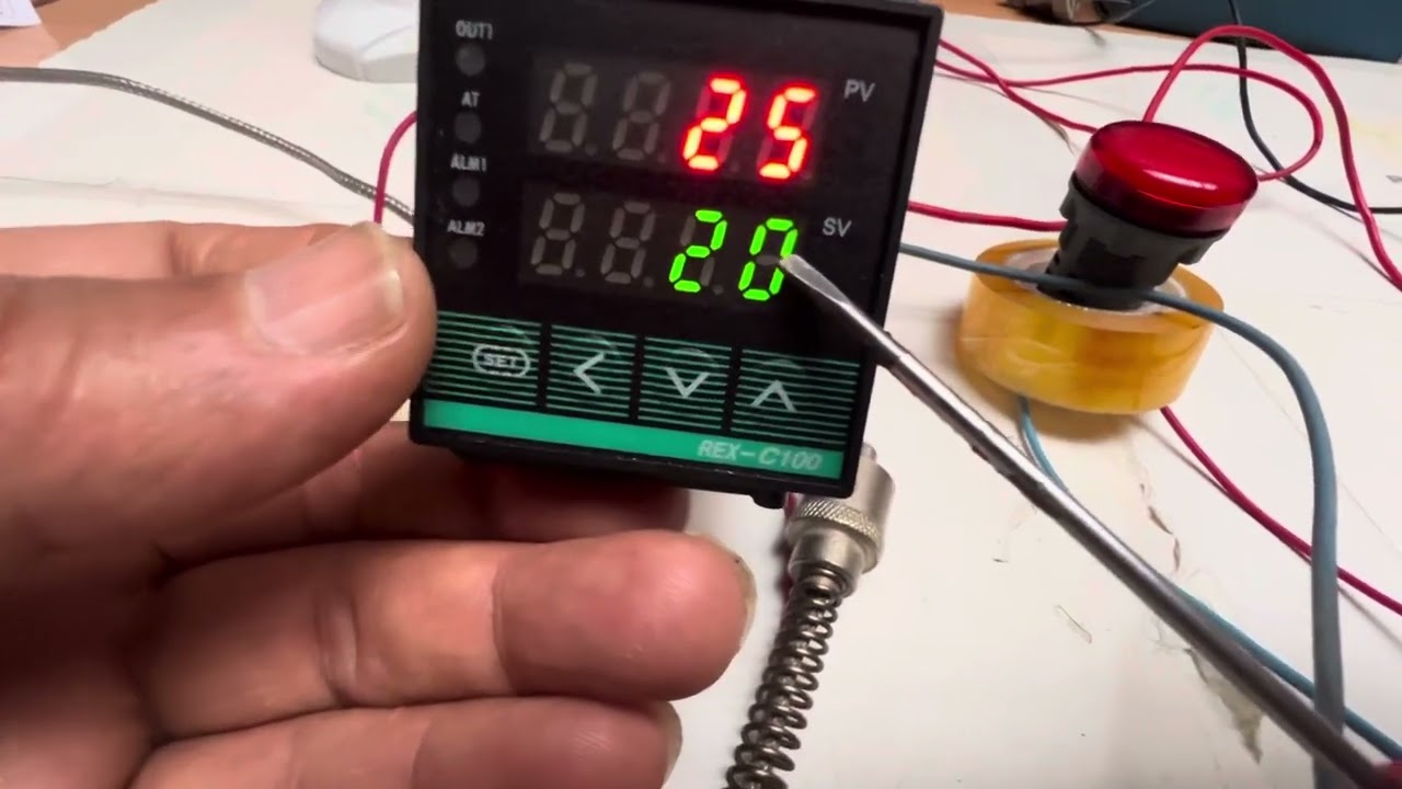 programmer alarme sur REX-C100, Alarm setting REX-C100, ضبط إنذار متحكم في الحرارة