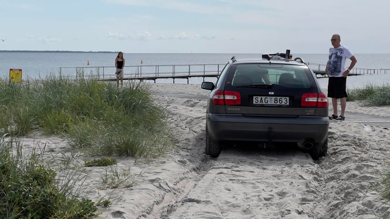 Svensk Volvo endte i sandet efter eftersættelse i Vallensbæk 8/8-24