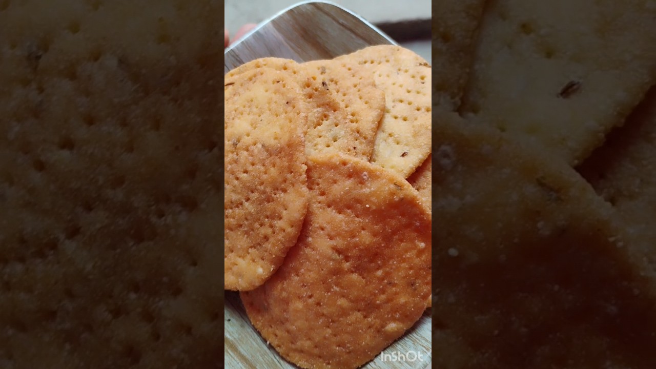 Trying Suji Mathri recipe by Nisha Madhulika Ma'am #viral#sujirecipe#nishamadhulika#shorts