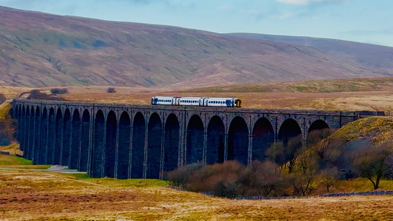 Class 37 37425 out of Wakefield and trains in the beautiful Settle Carlisle landscapes