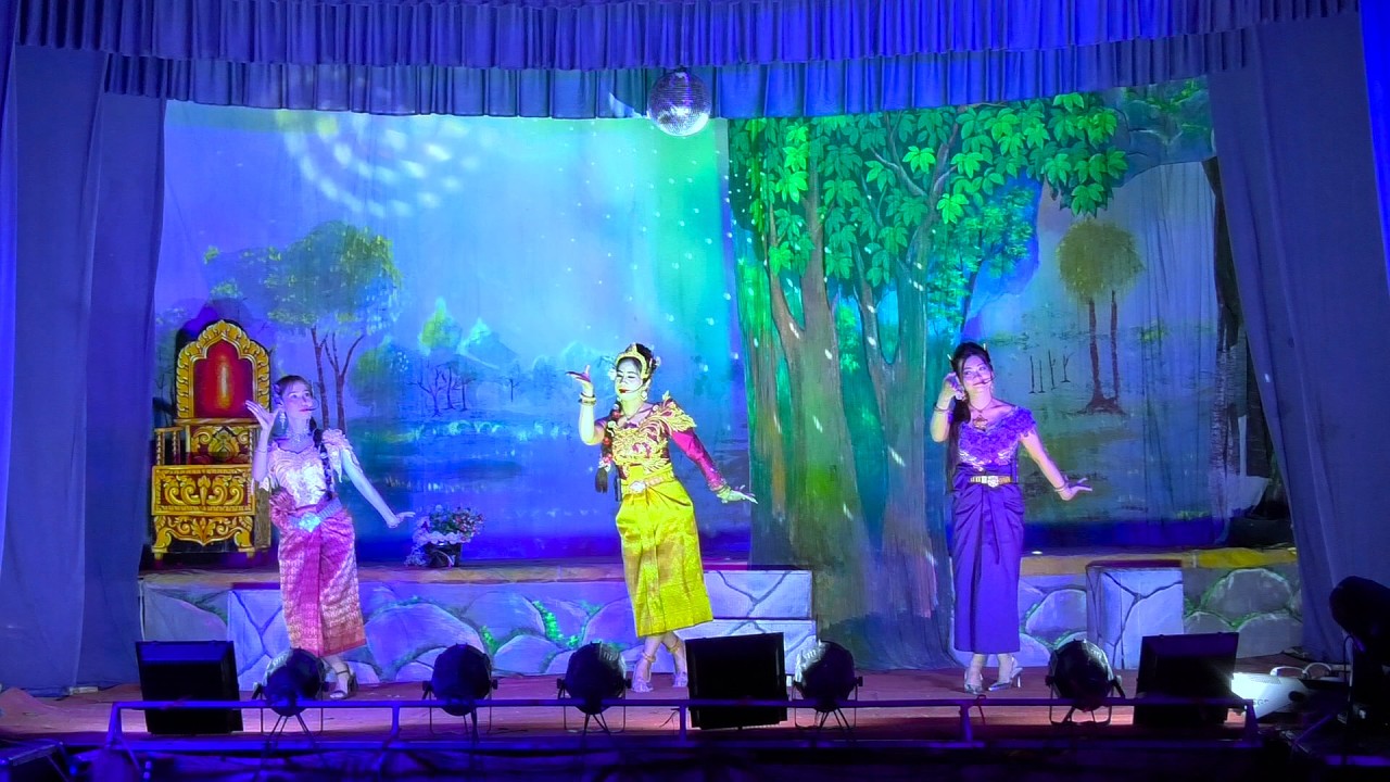 រឿងពុទ្ធិវង្សសិរីវង្ស -Đoàn nghệ thuật ron ron