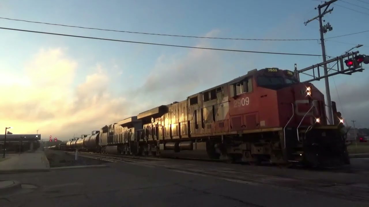 Railfanning Around Battle Creek MI 10-28-2025 FT SD75is, huge lashup and more