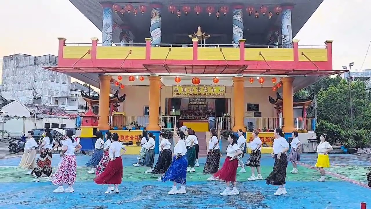 Cha Cha Loco Line Dance - Group Senam Orpalaka / Choreographer : Diana Hakim (INA) - November 2025