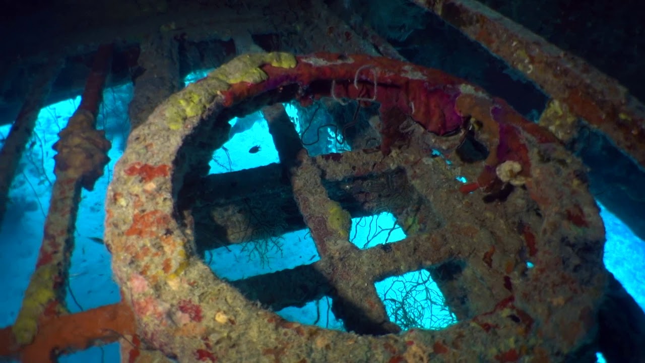 Cousteau underwater housing project 