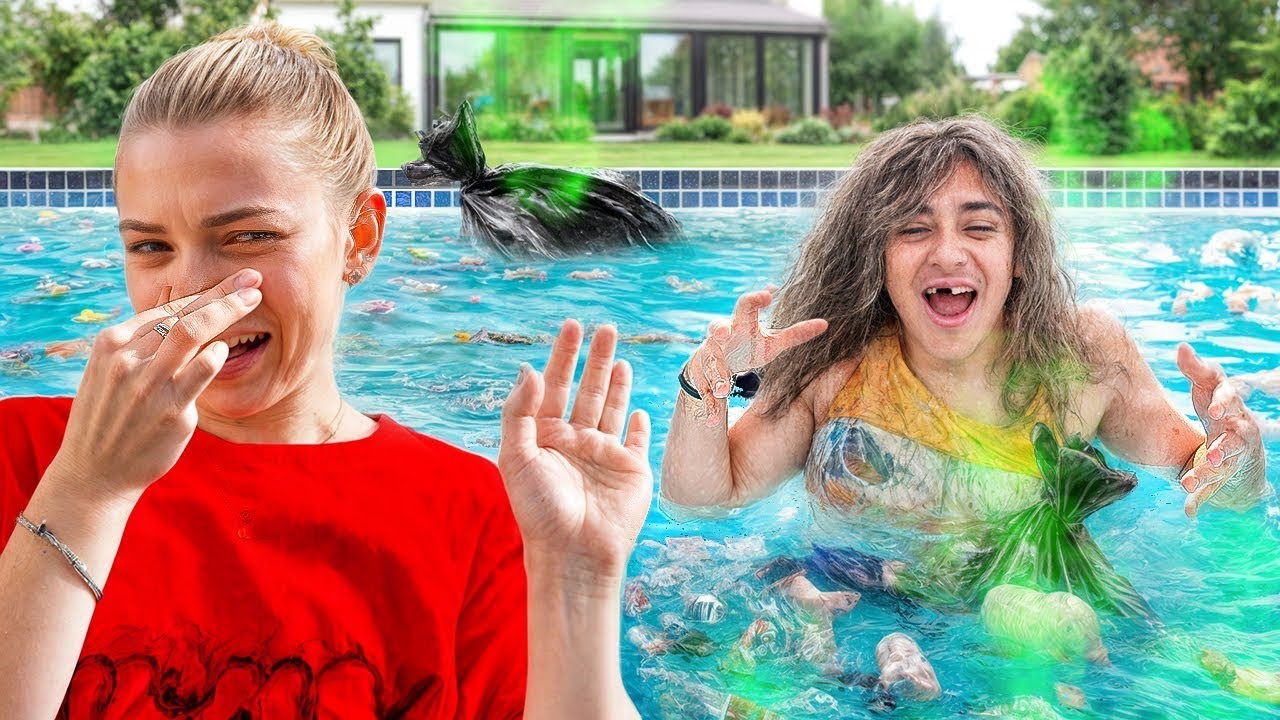 Un SDF s'est installé dans notre cour ! Et il se baigne dans notre piscine | Caramelkins FR