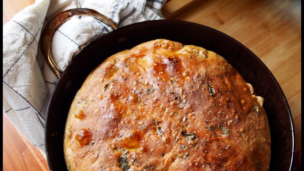 Mugwort skillet bread