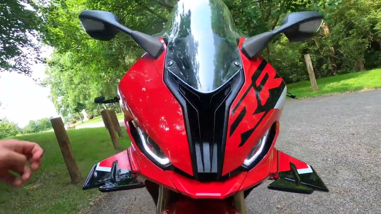 BMW S1000RR 2023 AKRAPOVIC