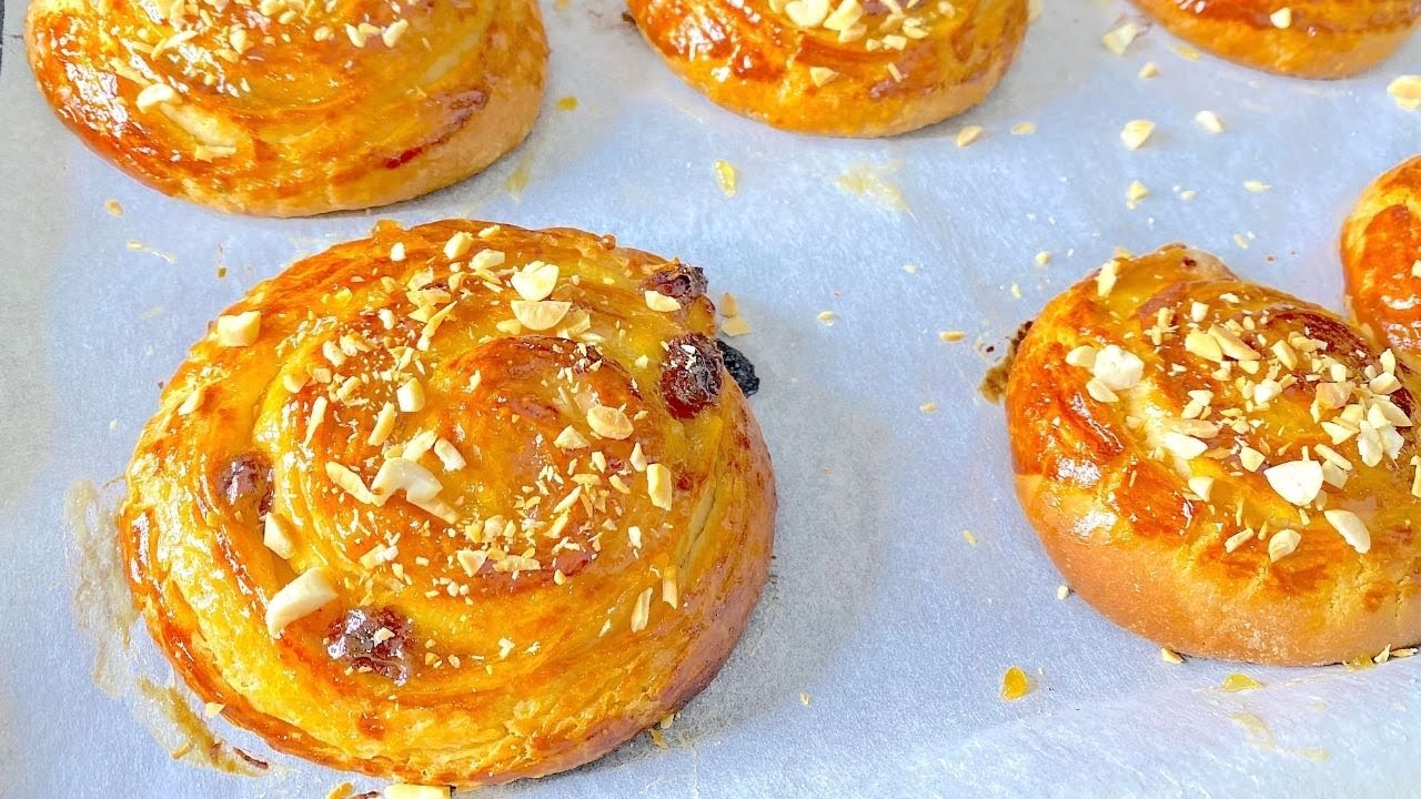 PAINS AUX RAISINS -PÂTE FEUILLETÉE FACILE  +  ASTUCE POUR LES CONGELER (PLUS BESOIN DE LES ACHETER)