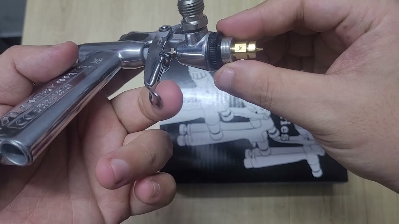 S&uacute;ng phun vệt tr&ograve;n RG-3L-2 Iwata. Lỗ phun 0.6mm