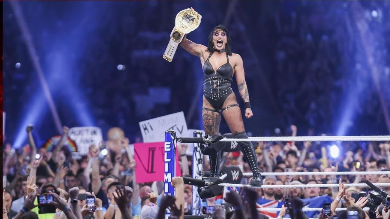 Rhea Ripley Loses Patience With WWE Fan Trolling Her At Ringside