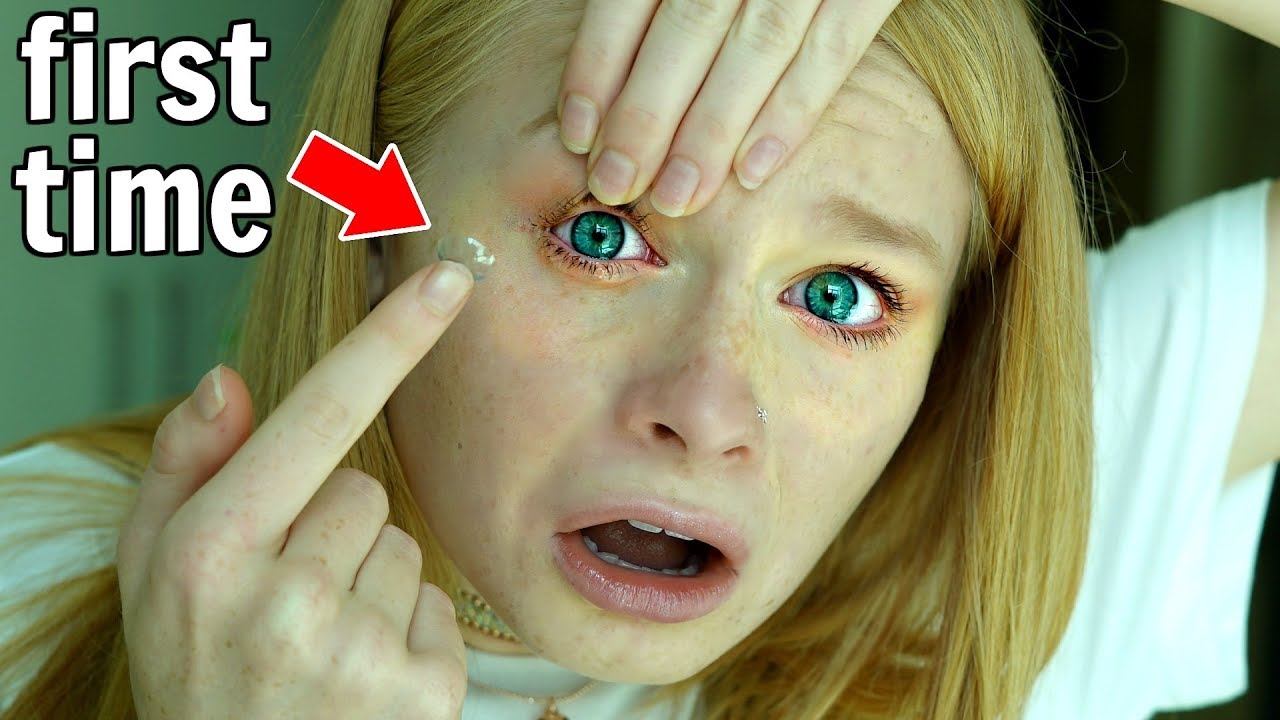 Putting Contact Lenses in for the First Time! 👁 *painful*