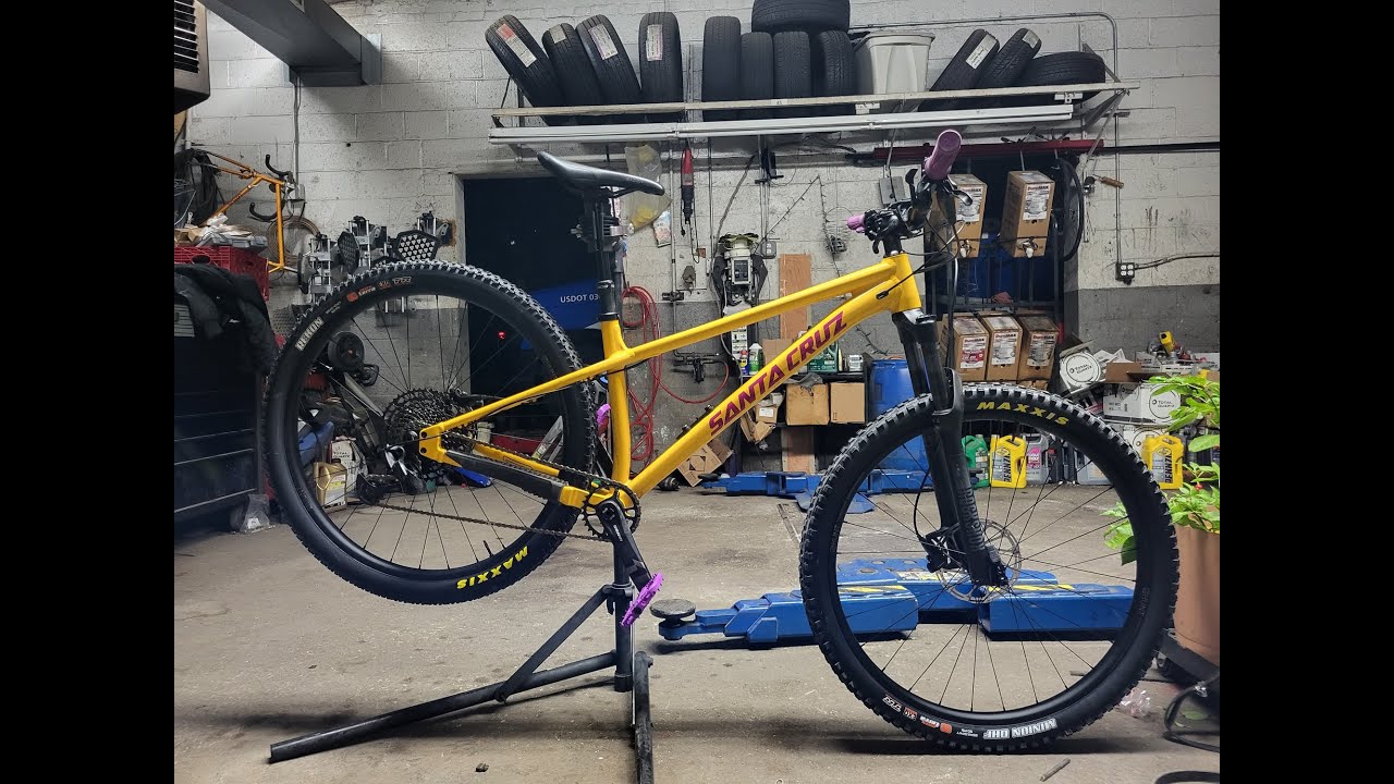 2022 Santa Cruz Chameleon Upgrade. Hunt Trail Wide wheels. Dropper issue resolved in pinned comment