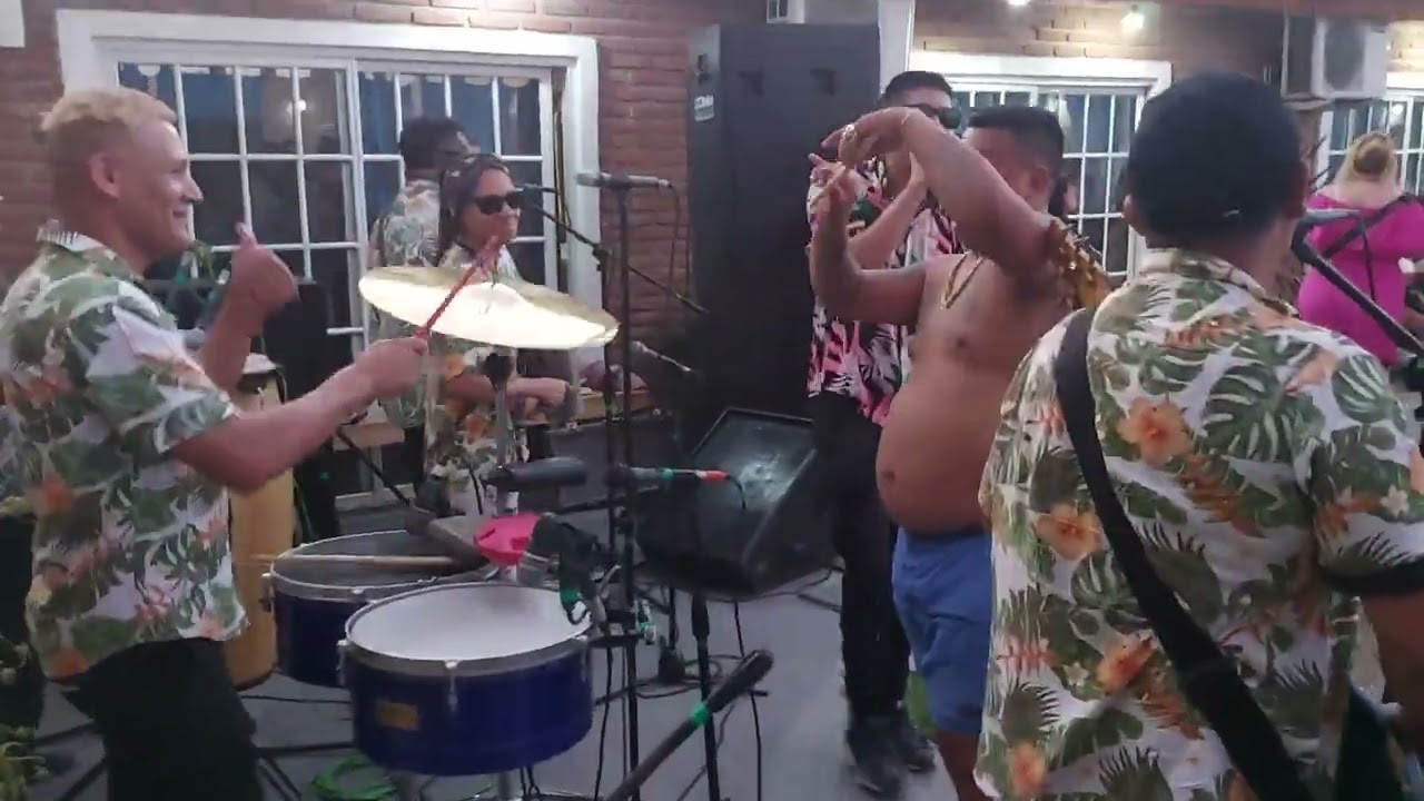 Cumbia de la Buena (en vivo ||)