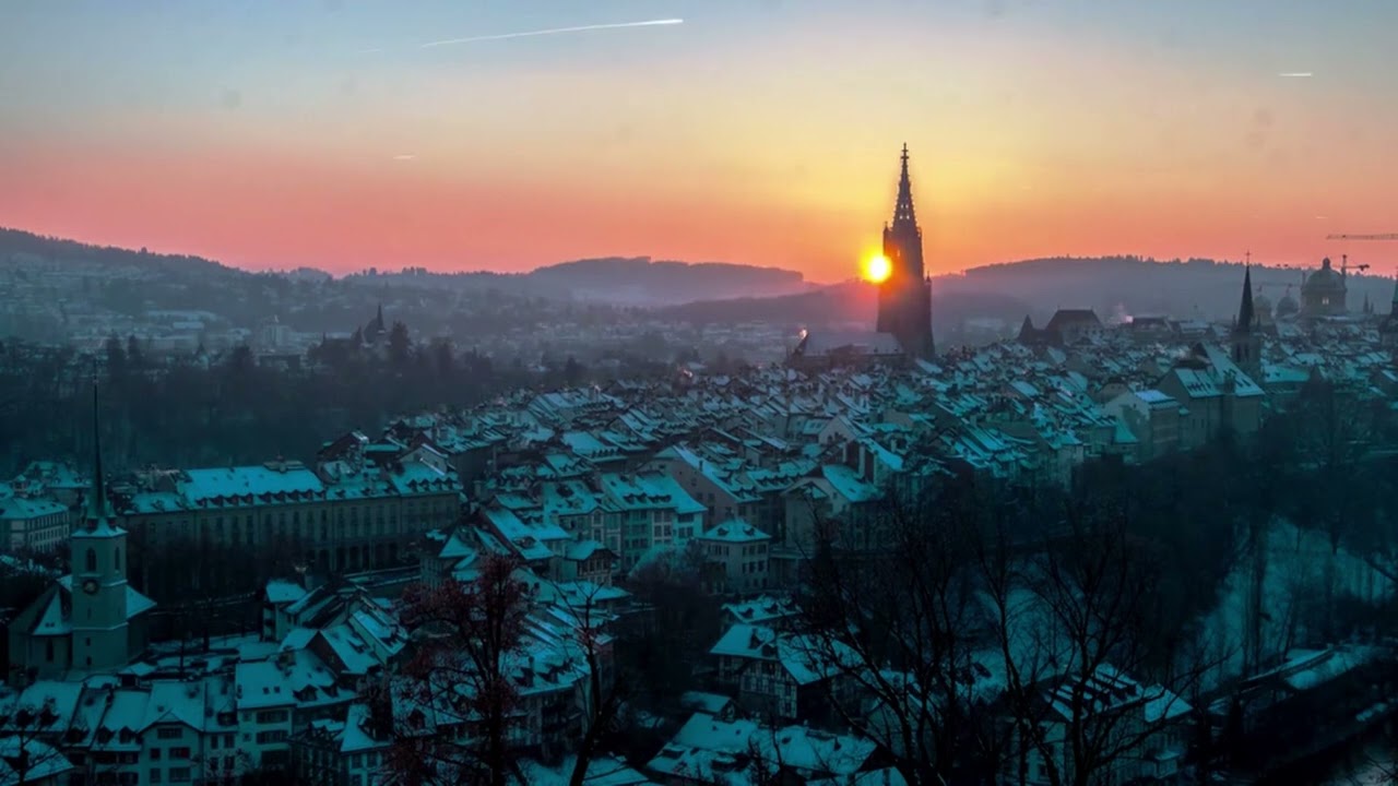 霧の彼方の街灯｜View over Bern, Switzerland