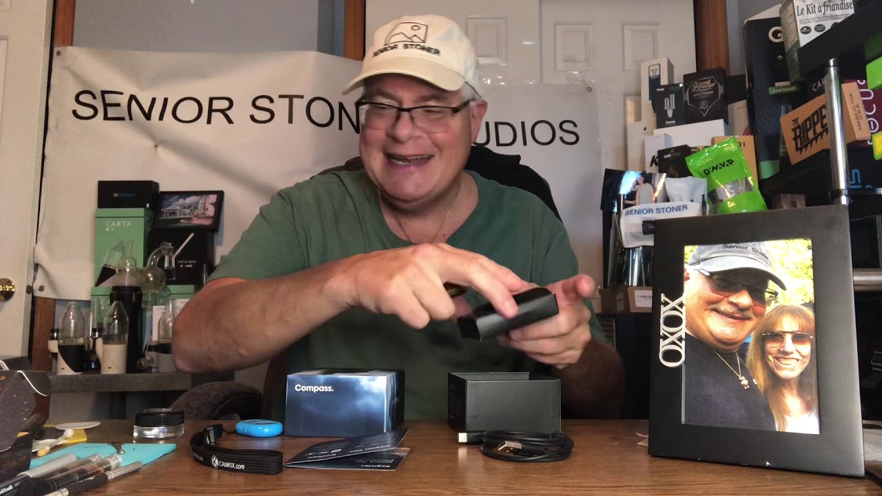 COMPASS BY VESSEL BRANDS & VPM.COM - UNBOXING & FIRST IMPRESSIONS - TRUE PALM SIZED BATTERY - GREAT!