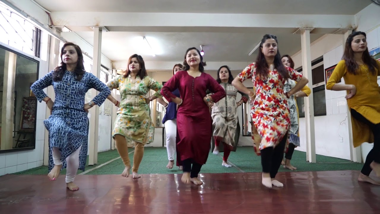 Nepali dance basic leg steps for the beginners.