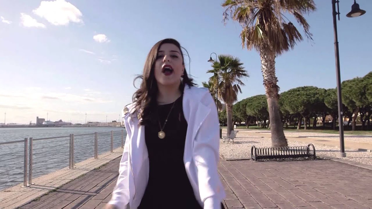 Est-ce que tu m'aimes? - Multilingual Version ( French - English - Italian ) - LAVINIA