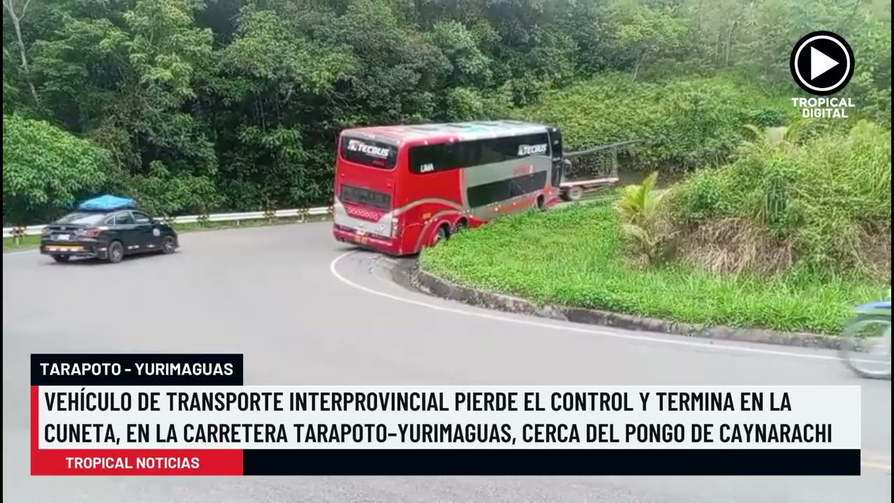 🔴Vehículo de transporte interprovincial pierde el control y termina en la cuneta
