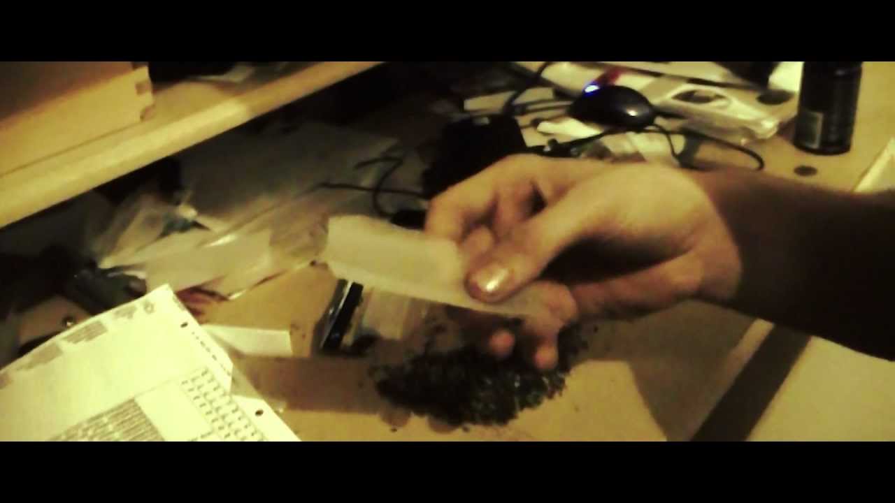 Rolling A Joint With 4 Rolling Papers (Amsterdam Weed)