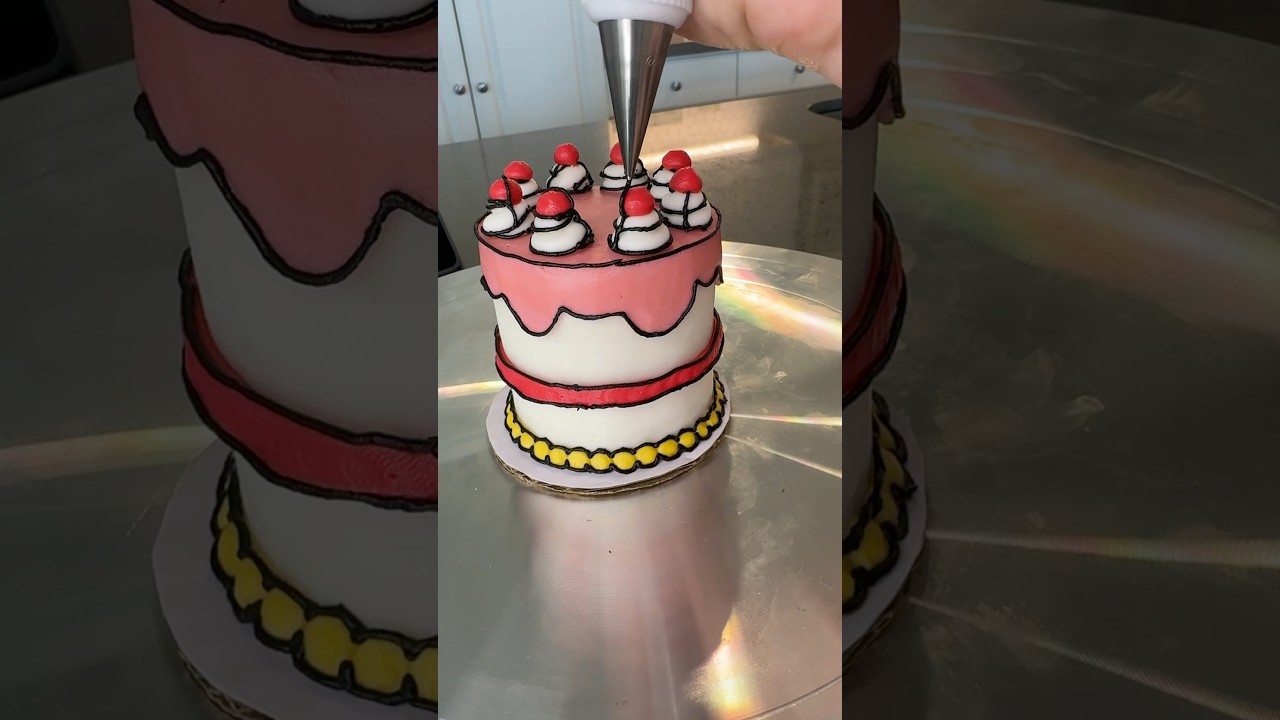 The tiniest cartoon cake you ever did see!! 🎂 #cakedecorating #fyp #mini #cartooncake