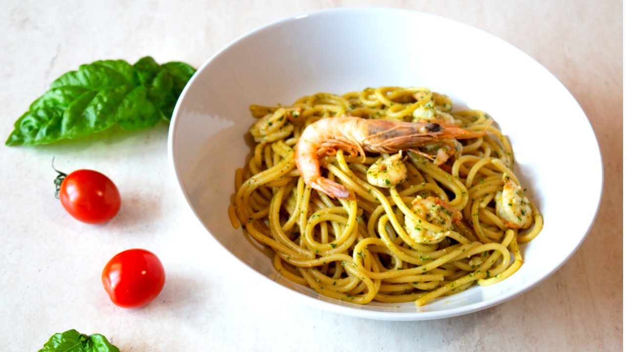 Spaghetti con Pesto e Gamberetti