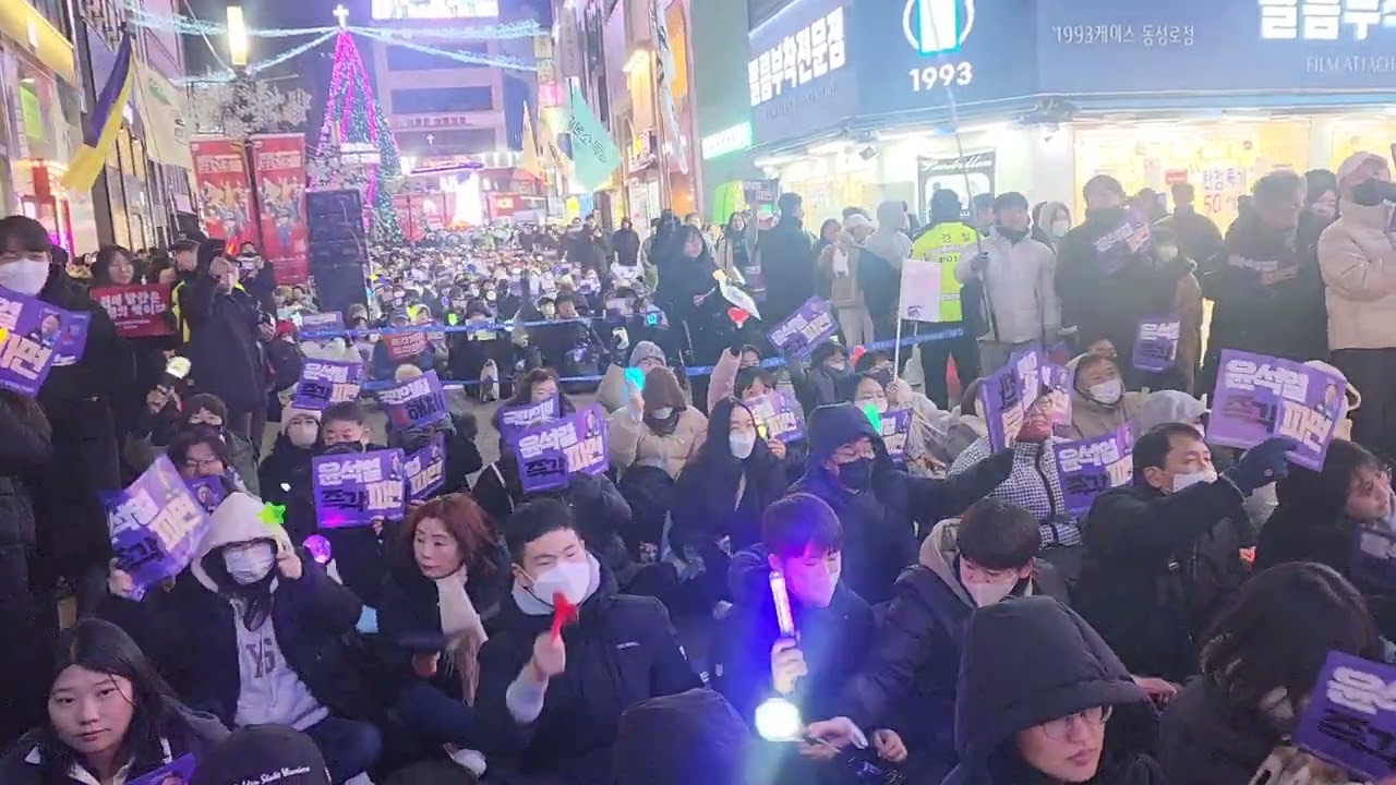 윤석열 파면 대구 동성로 한일극장앞 집회, MZ세대 고마습니다.
