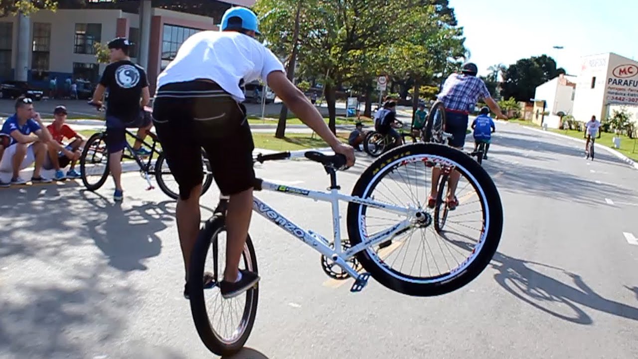 1º Encontro de Wheeling Bike em Limeira - SP (Manobras de bicicleta)