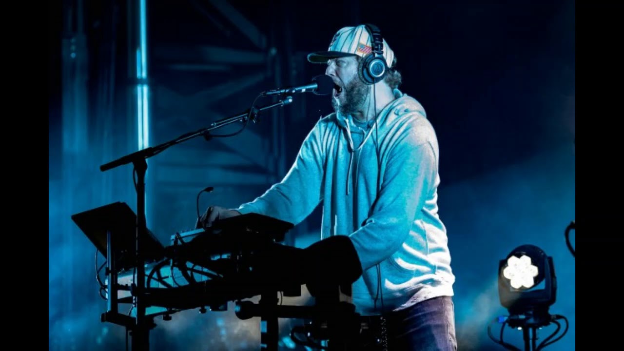Hey Ma - Bon Iver (Live at Bonnaroo 2018)