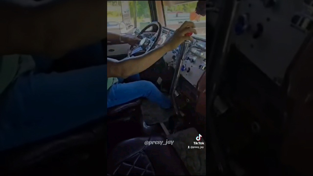 Как переключить 18-ступенчатую коробку передач #trucker #trucking #18speed #jakebrake #peterbilt ...
