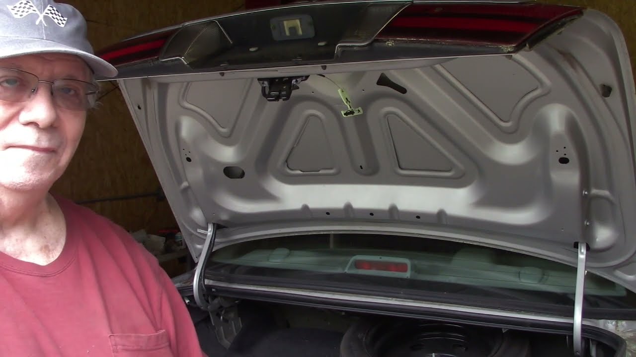 How To Change The Rear Air Springs (Bags) On A 2005 Mercury Grand Marquis.
