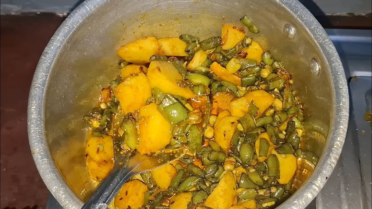 Ghar-Style Seem Ki Phali Aloo SabziSimple & Tasty Seem Aloo Ki Sukhi Sabzi | homemade phali sabzi