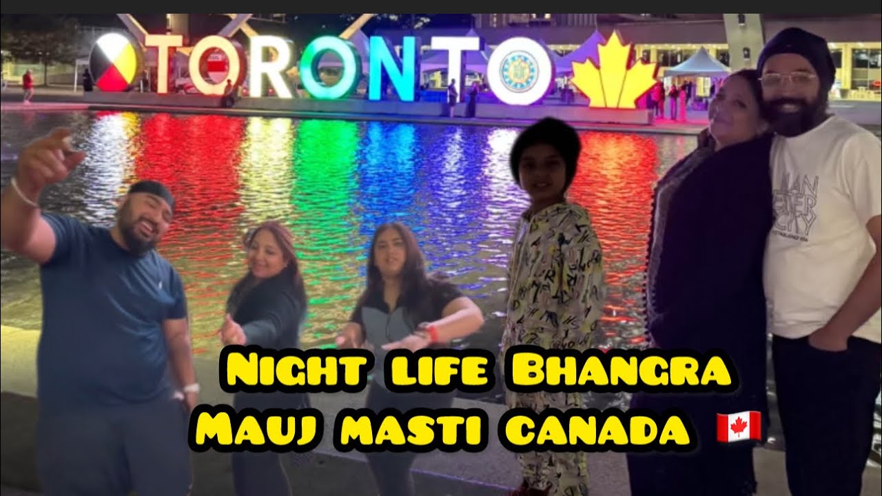 Night life Toronto Canada 🇨🇦 Bhangra And Enjoy at Dunda Square Downtown 💃🕺💃🕺💃🕺