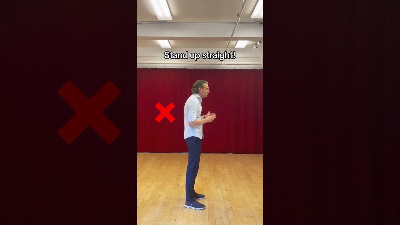 What is a good posture to speak in public? 🗣️ #publicspeaking #betterposture #publicspeakingtips