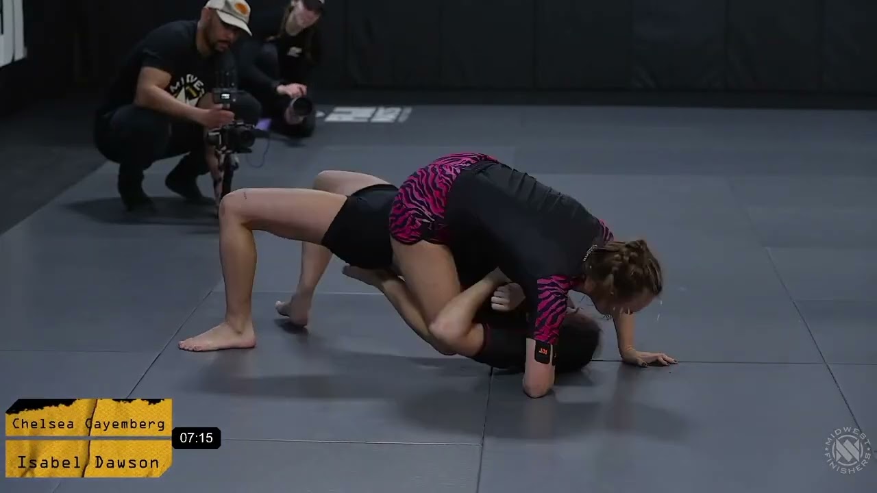 Midwest Finishers 21 -  Chelsea Cayemberg vs Isabel Dawson (SUPERFIGHT)