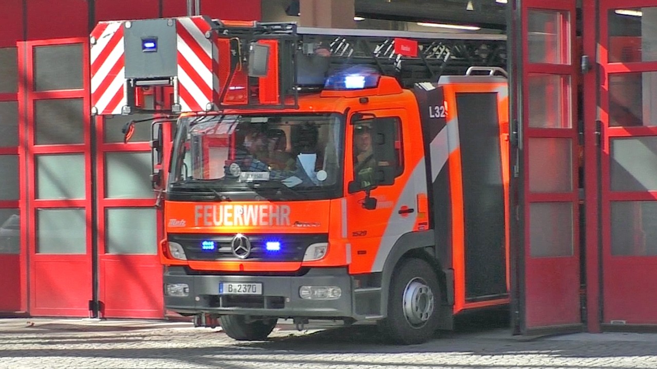 Reserve-Duo der City-West Wache│LHF 3500/1 & DLK 3500/1 ► Berliner Feuerwehr - FW 3500 Ranke