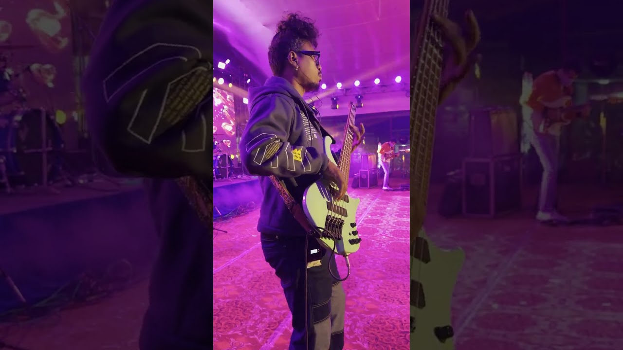 Muskurane ki wajah tum ho on stage by Akashdeep Gogoi with Mohd. Irfan