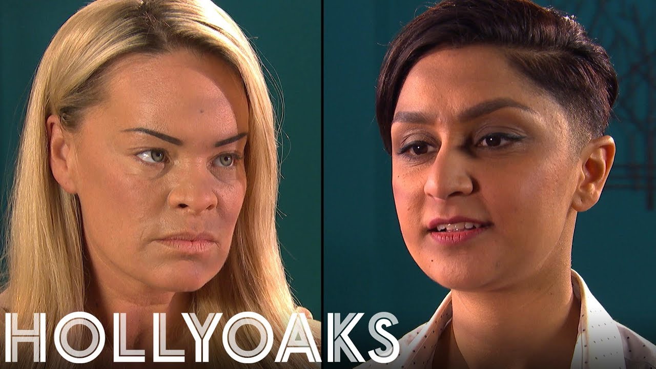 Hollyoaks: Farrah Kisses Grace