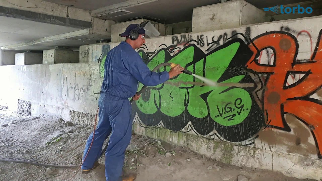torbo dustless wet abrasive blasting - removing graffiti