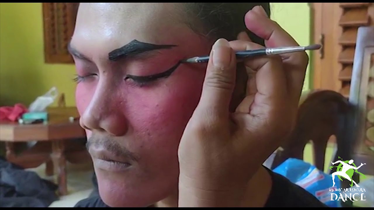 [TUTORIAL] Makeup/Rias Tari dan Tokoh Wayang Gatotkaca Gaya Surakarta