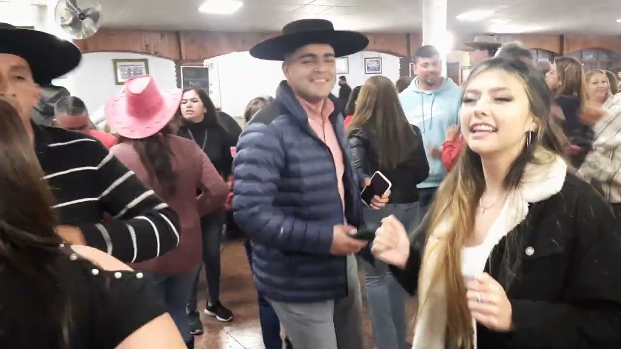 Los Huasos Del Sur 2.0 - En La Cuca (part. 1)