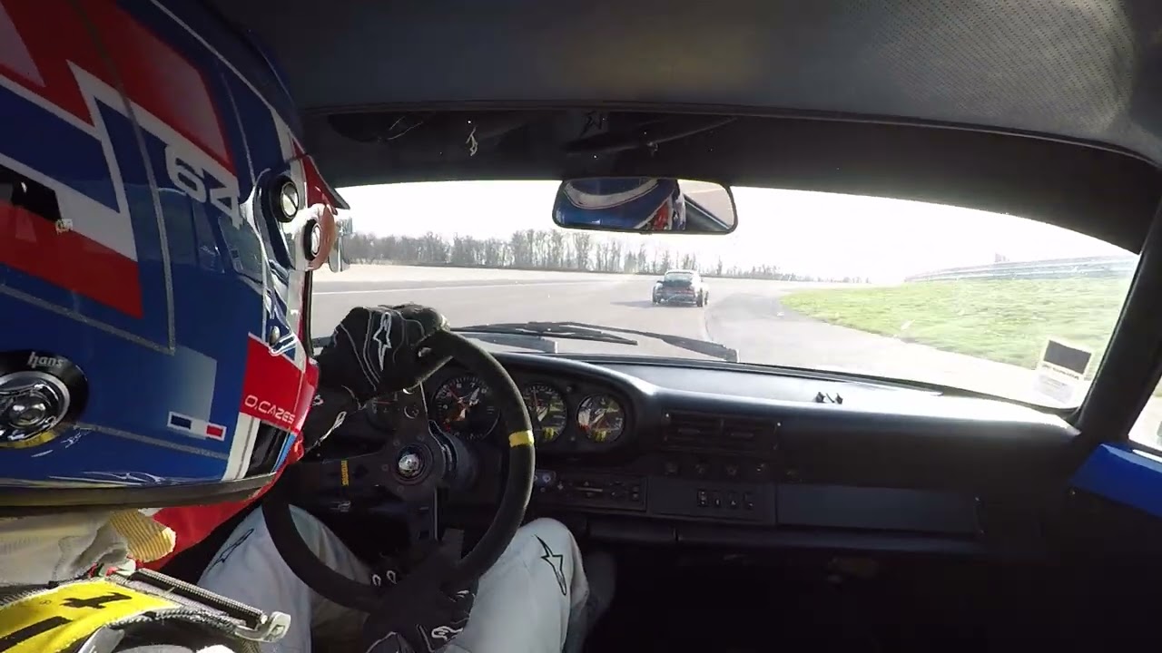 Encore une baston entre Porsche 3.2 et Porsche 964