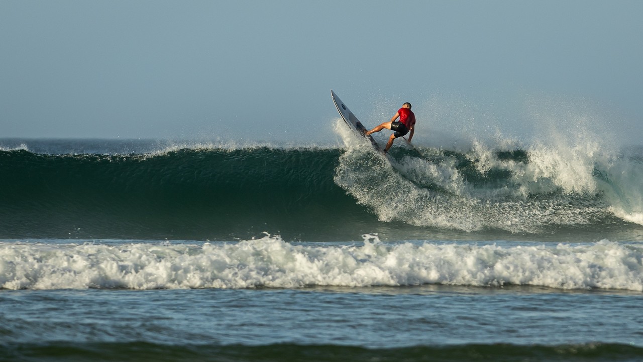 Sunrise Paddle at Birubi Beach |  SUP Ocean Session