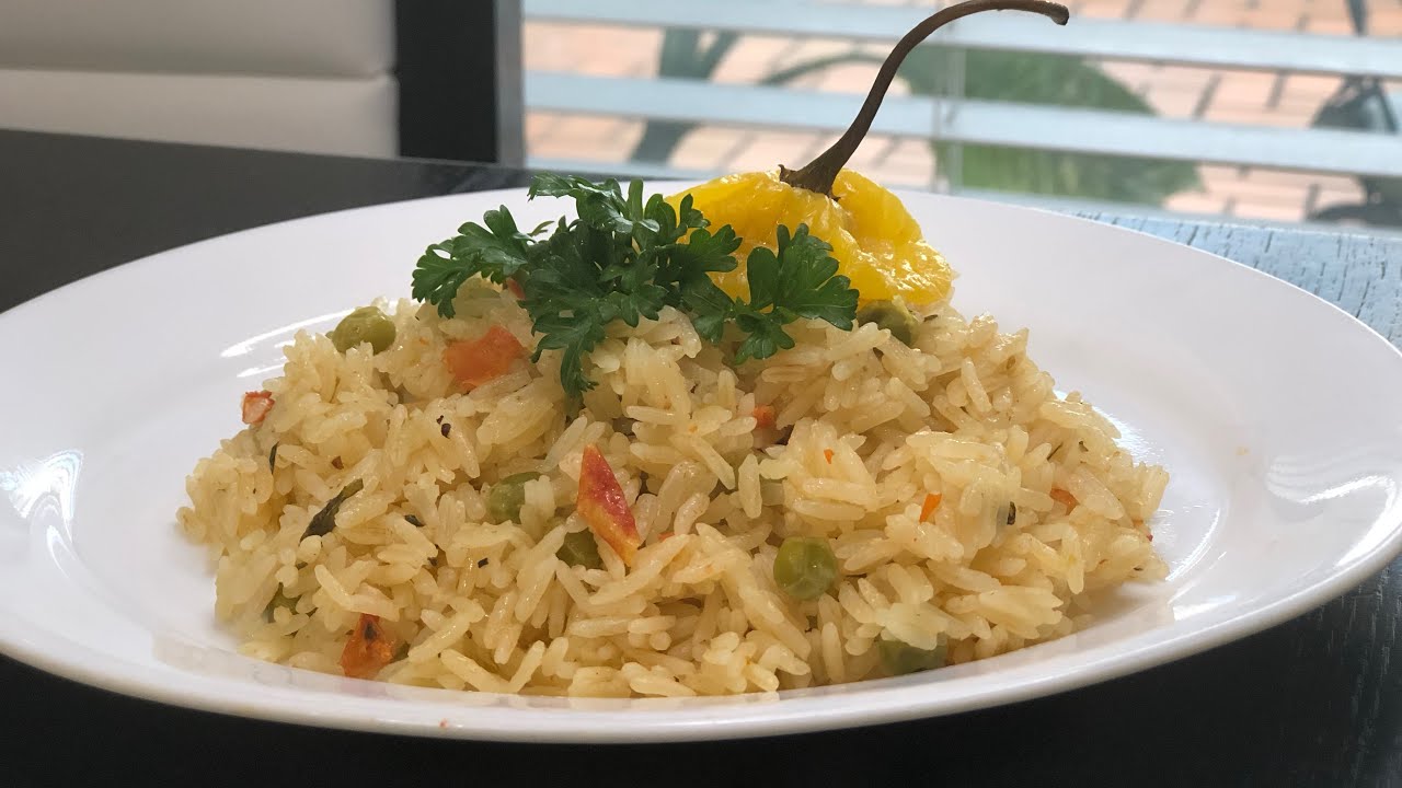 How to make Haitian style green peas and rice (resèt diri kole ak pwa frans)