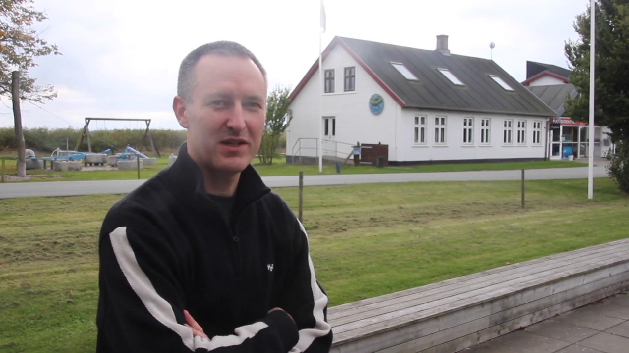 Kurt H&oslash;holt fort&aelig;ller om en teamdag p&aring; Fjordcentret