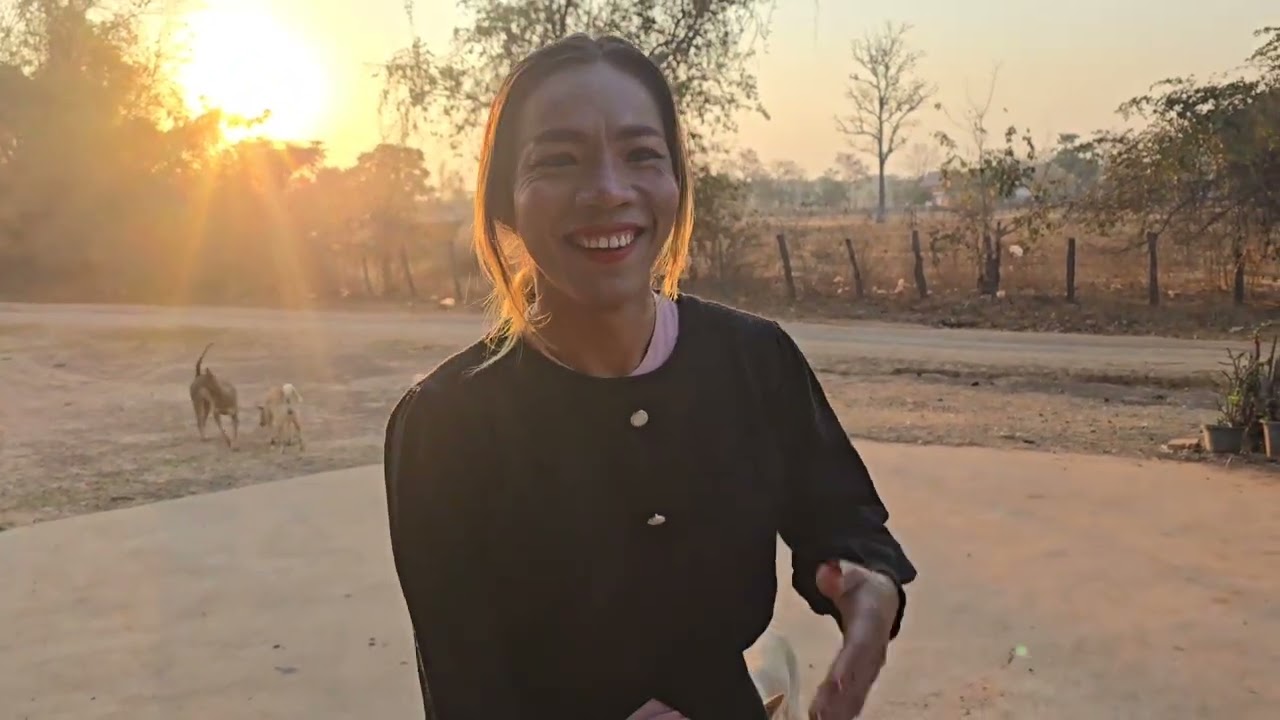 สาวจ่อยแต่งตัวสวยนะวันนี้ เตรียมตัวไปหาผู้ชาย 15 กุมภาพันธ์ ค.ศ. 2026