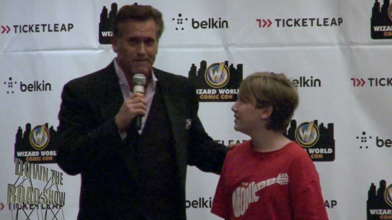 Bruce Campbell at Wizard World Chicago 2012